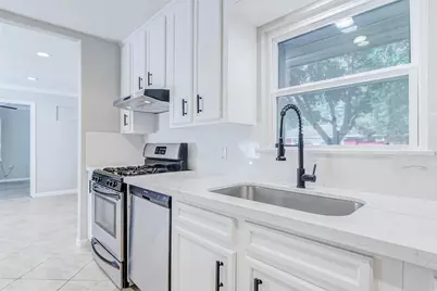 5037 W 43rd Street, Houston, TX 77092 - Photo 15