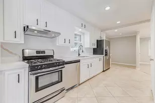 5037 W 43rd St, Houston, TX 77092 - Photo 13