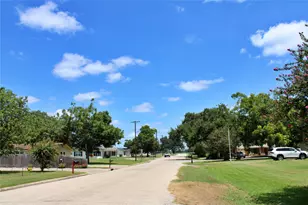 110 S River Dr, Columbus, TX 78934 - Photo 37