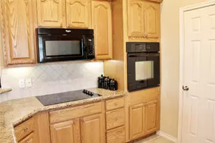 110 S River Dr, Columbus, TX 78934 - Photo 5