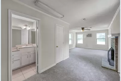 210 Harris Boulevard, Conroe, TX 77301 - Photo 19