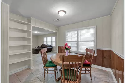 210 Harris Boulevard, Conroe, TX 77301 - Photo 7