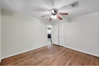 210 Harris Boulevard, Conroe, TX 77301 - Photo 17