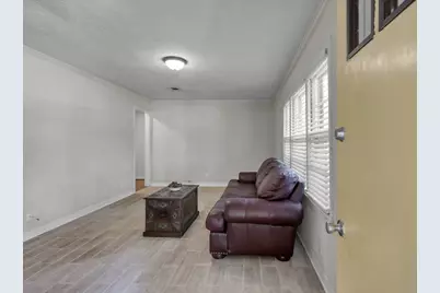 210 Harris Boulevard, Conroe, TX 77301 - Photo 5