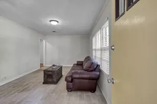 210 Harris Blvd, Conroe, TX 77301 - Photo 5