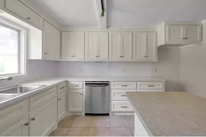 210 Harris Boulevard, Conroe, TX 77301 - Photo 9