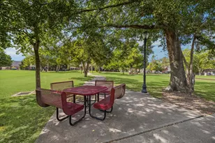 507 Blue Willow Dr, Houston, TX 77042 - Photo 45