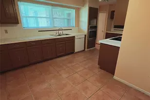 7931 Southmeadow Dr, Houston, TX 77071 - Photo 5