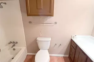 7931 Southmeadow Dr, Houston, TX 77071 - Photo 9