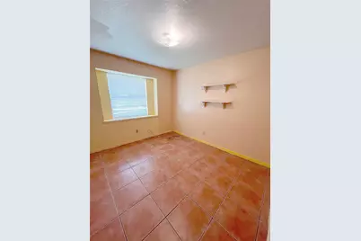 7931 Southmeadow Drive, Houston, TX 77071 - Photo 7