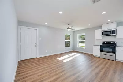 6004 Wedgefield Street #A/B, Houston, TX 77028 - Photo 3