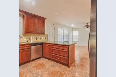 9018 McGallion Road, Houston, TX 77022 - Photo 5