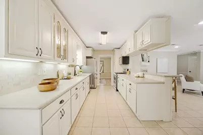 2811 Quincannon Lane, Houston, TX 77043 - Photo 11