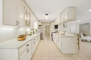 2811 Quincannon Ln, Houston, TX 77043 - Photo 11