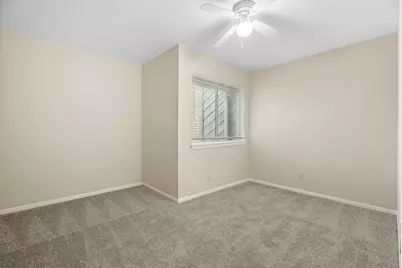304 E Adoue Street, Alvin, TX 77511 - Photo 9
