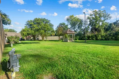 304 E Adoue Street, Alvin, TX 77511 - Photo 11
