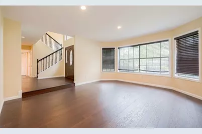 2039 Shorewood Lane, Sugar Land, TX 77479 - Photo 9