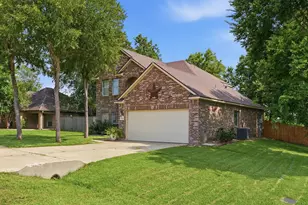 13217 Lazy Ln, Willis, TX 77318 - Photo 3