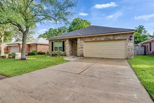 1906 Cameo Ct, League City, TX 77573 - Photo 1