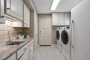 13702 Alchester Ln, Houston, TX 77079 - Photo 27