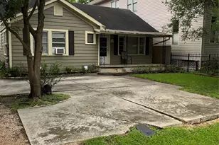 610 E 10th St, Houston, TX 77008 - Photo 1