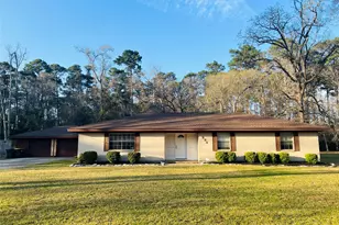 224 Sunset Blvd, Conroe, TX 77303 - Photo 1