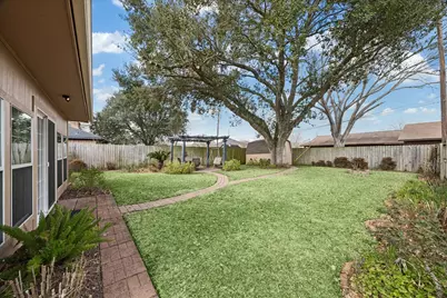 6319 Crestside Drive, Pasadena, TX 77505 - Photo 17