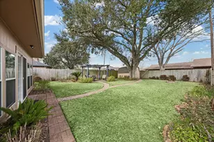 6319 Crestside Dr, Pasadena, TX 77505 - Photo 17