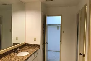 2906 Green Fields Dr, Sugar Land, TX 77479 - Photo 9