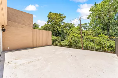 48 Bayou Pointe Drive, Houston, TX 77063 - Photo 37