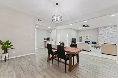 48 Bayou Pointe Drive, Houston, TX 77063 - Photo 13