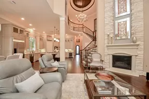 1102 Oyster Bank Cir, Sugar Land, TX 77478 - Photo 5