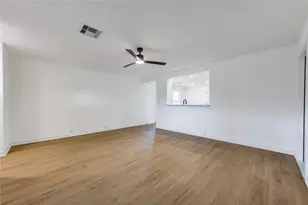902 Eagles Glide Dr, Houston, TX 77090 - Photo 3