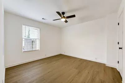 902 Eagles Glide Drive, Houston, TX 77090 - Photo 11