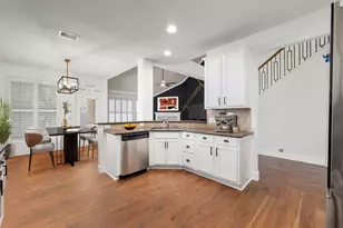 13834 Lake Livingston Dr, Houston, TX 77044 - Photo 9