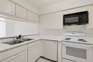 11217 Briar Forest Dr, Houston, TX 77042 - Photo 9
