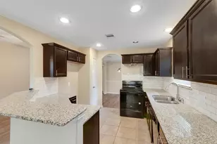 5540 S Buffalo Cir, Willis, TX 77378 - Photo 13