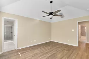 5540 S Buffalo Cir, Willis, TX 77378 - Photo 21