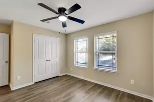 5540 S Buffalo Cir, Willis, TX 77378 - Photo 7