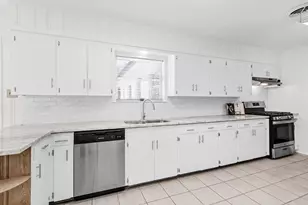 1510 N San Jacinto St, Conroe, TX 77301 - Photo 9