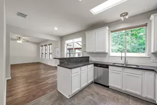 10 Teakwood Pl, The Woodlands, TX 77384 - Photo 17