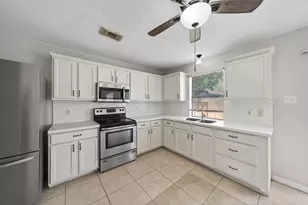 11811 Fossil Rock Ln, Houston, TX 77034 - Photo 17