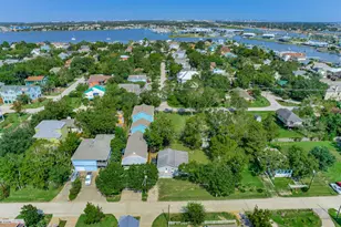 914 Hawthorne, Clear Lake Shores, TX 77565 - Photo 13