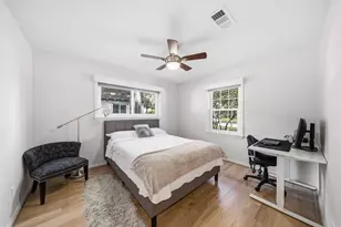 10131 Whiteside Ln, Houston, TX 77043 - Photo 27