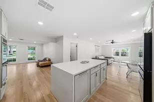 10131 Whiteside Ln, Houston, TX 77043 - Photo 15