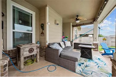 9723 Suffolk Downs Drive, Mont Belvieu, TX 77523 - Photo 17