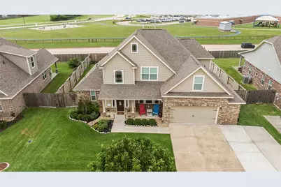 9723 Suffolk Downs Drive, Mont Belvieu, TX 77523 - Photo 3