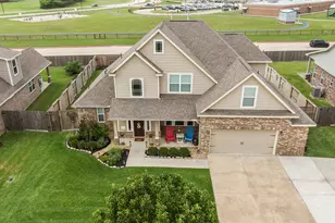 9723 Suffolk Downs Dr, Mont Belvieu, TX 77523 - Photo 3