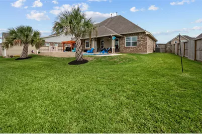 9723 Suffolk Downs Drive, Mont Belvieu, TX 77523 - Photo 13