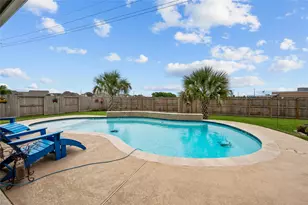 9723 Suffolk Downs Dr, Mont Belvieu, TX 77523 - Photo 9